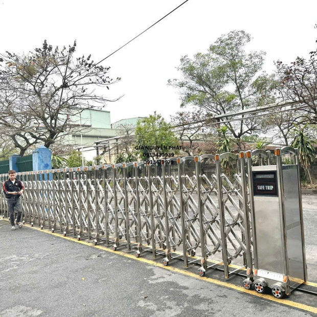 Mẫu Cửa Tự Động Inox  2